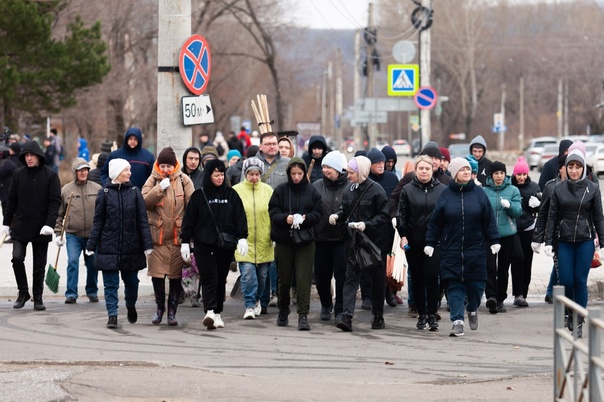 Более 500 работников КнААЗ приняли участие в субботнике по санитарной очистке прилегающих к заводу улиц и скверов Ленинского округа Комсомольска-на-Амуре